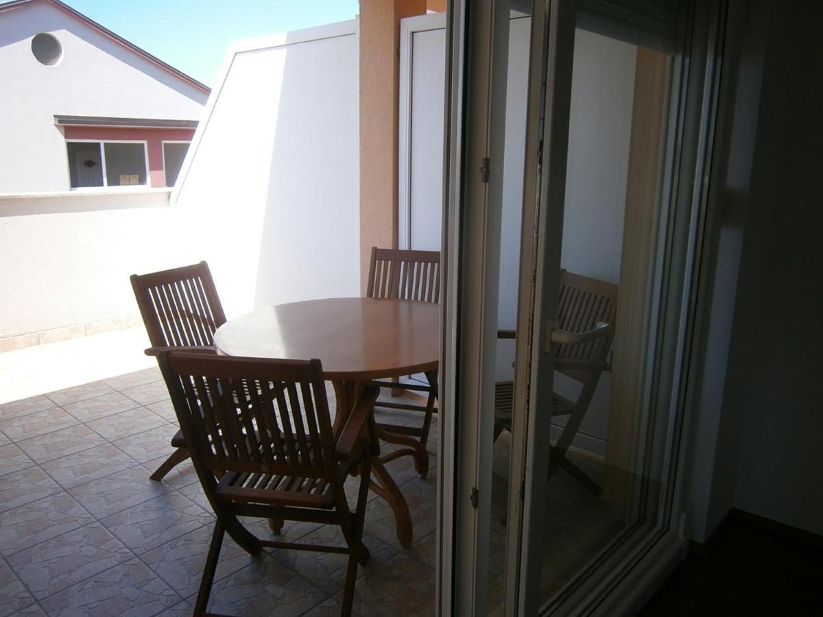 Zobic Family Apartments Rab Town Exterior foto