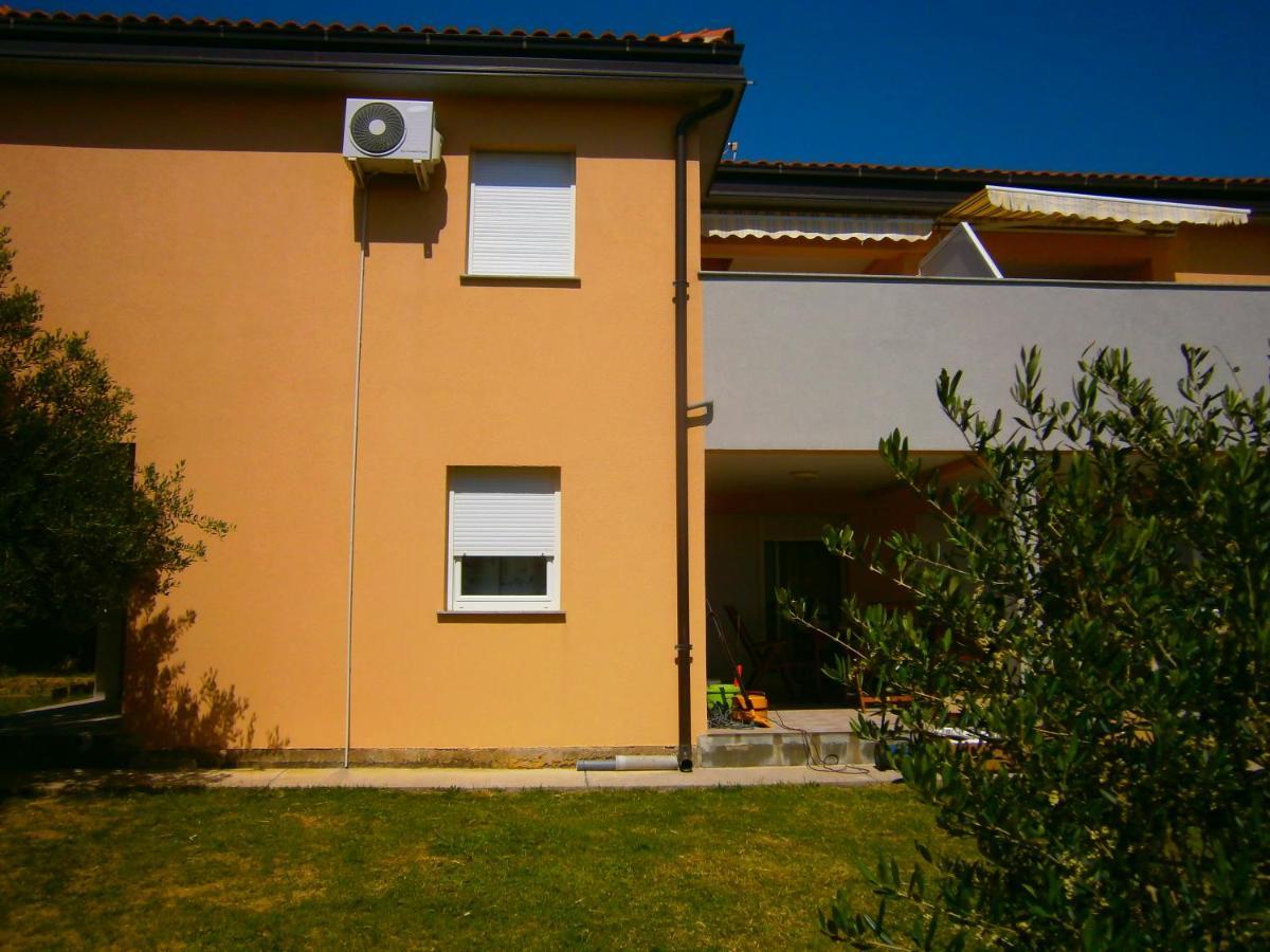 Zobic Family Apartments Rab Town Exterior foto