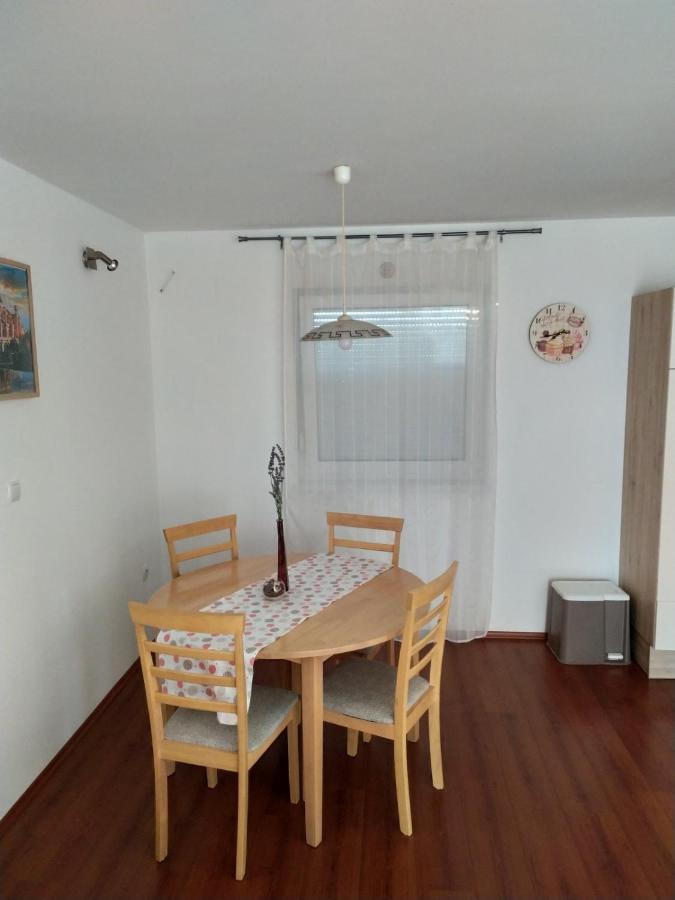 Zobic Family Apartments Rab Town Exterior foto